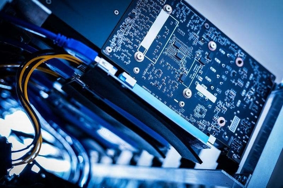性能のBitcoin最もよい抗夫とのOverclocked Antminer S19 XP Roiを短くしなさい